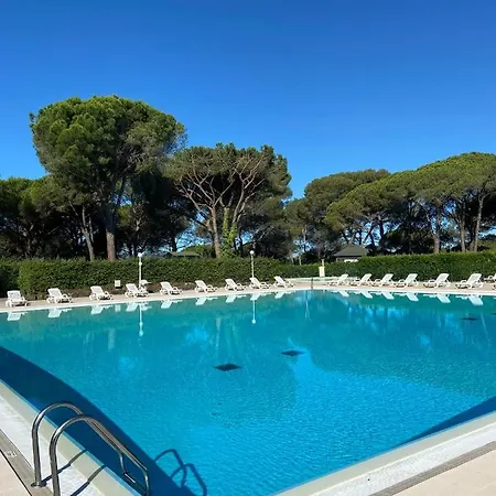 Domaine Valescure Vue Piscine