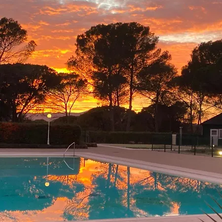 Domaine Valescure Vue Piscine
